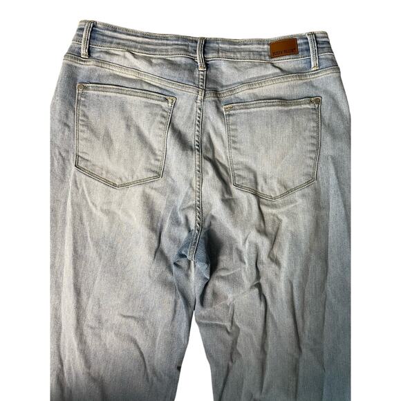 Judy Blue High Waist Light Wash Straight Leg Size 13/31 - Picture 10 of 13